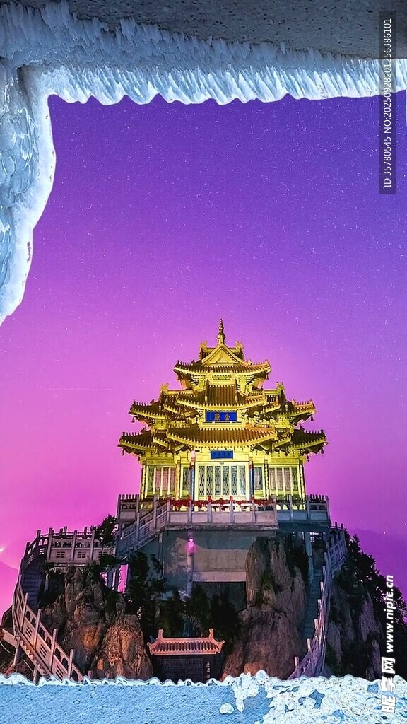 冰雪环绕的华丽宫殿景观