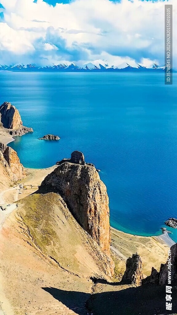 壮丽湖岸风光