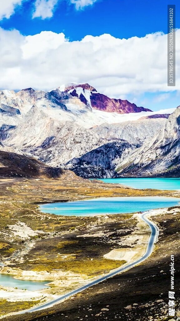 高原壮美湖景与雪山风光