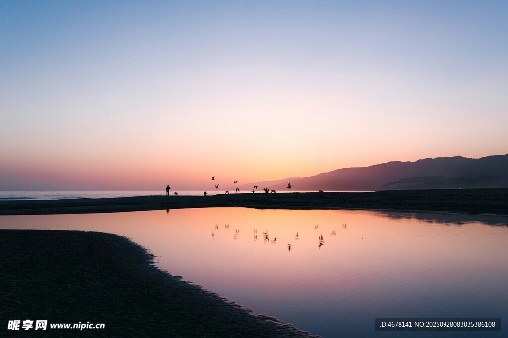 湖畔日落美景