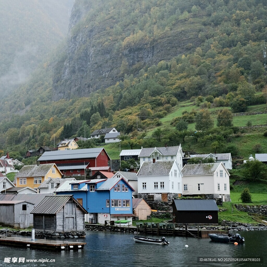 依山傍水的宁静北欧渔村