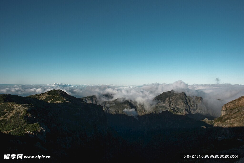高山云海壮丽美景