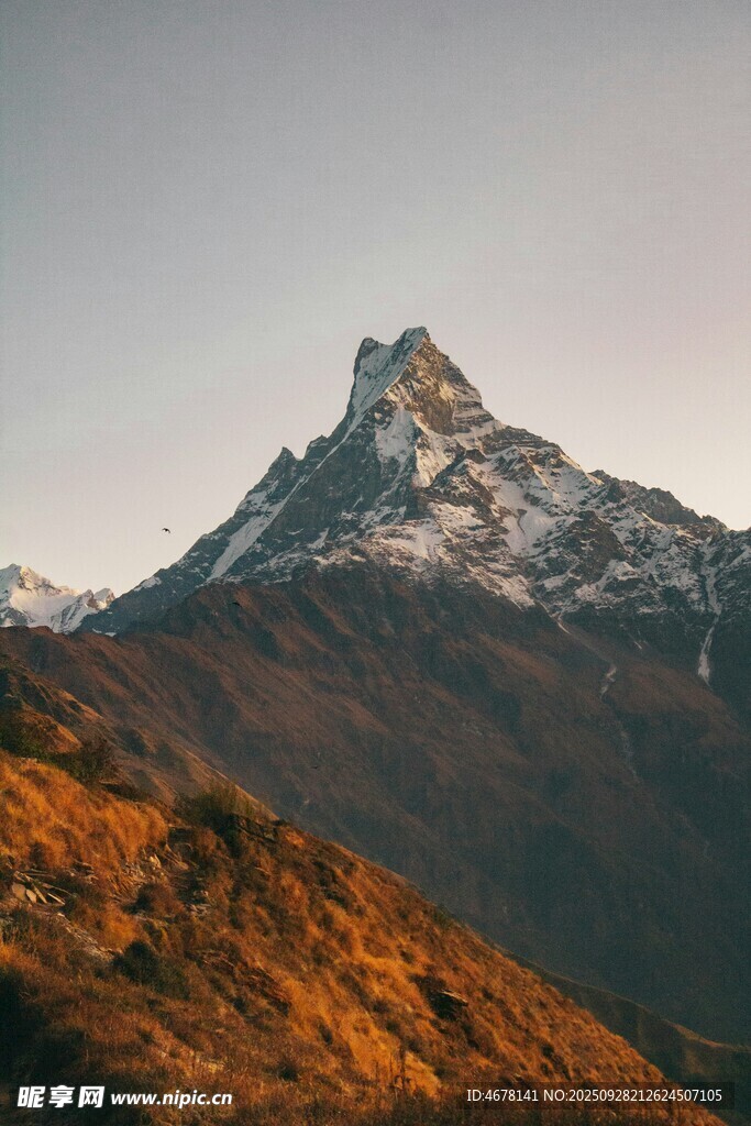 壮丽雪山山景