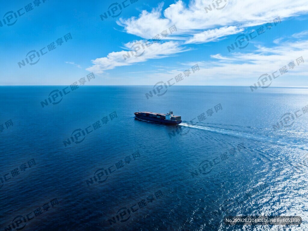 平静的大海上