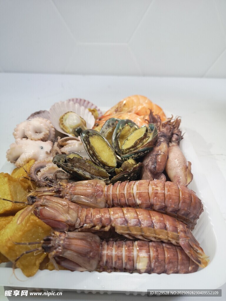 海鲜拼盘多样美味海产