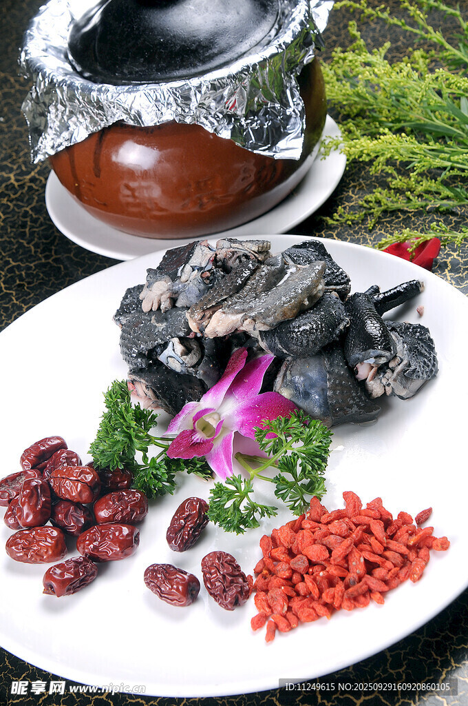 红枣煲乌鸡