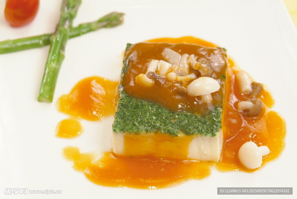 松菌菇扒菠菜豆腐