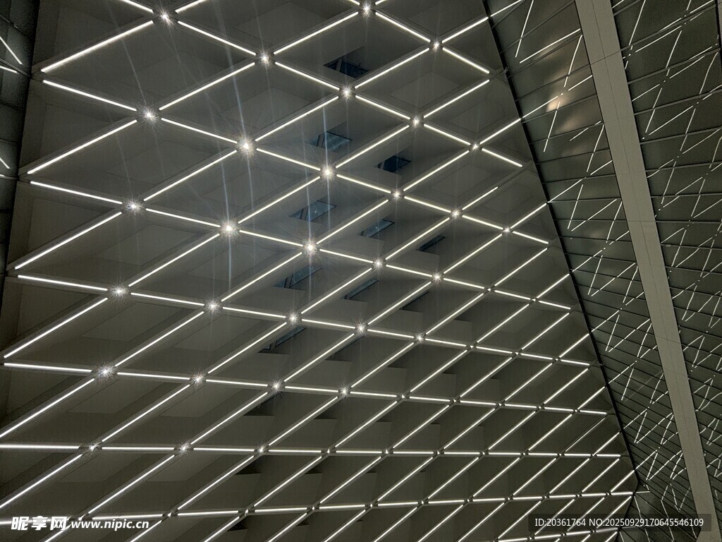 几何线条金属网格天花板