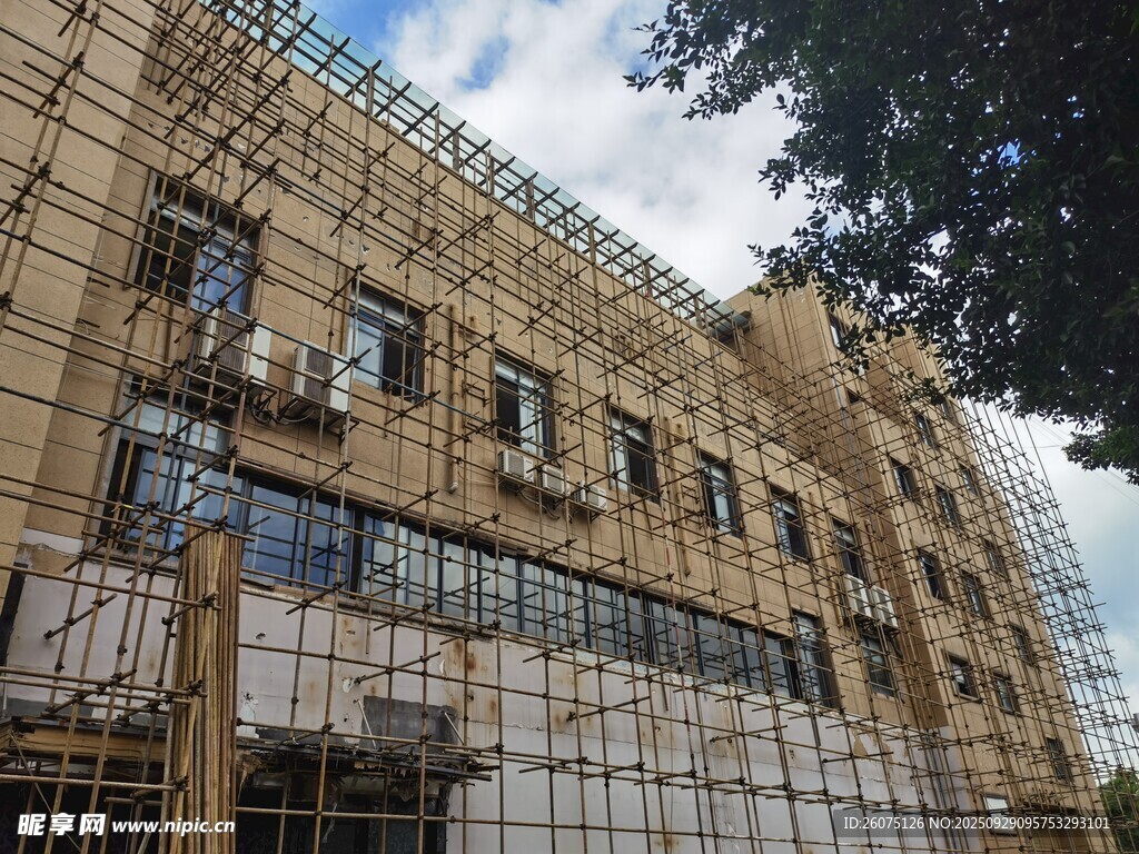 在建的多层砖砌建筑