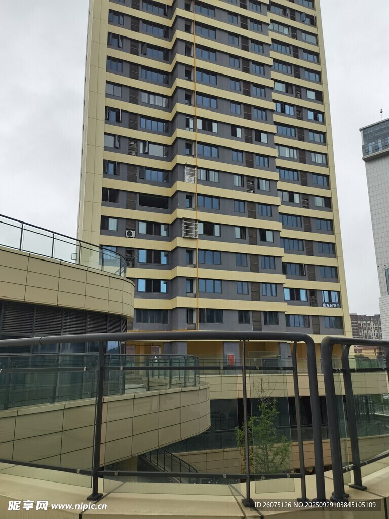 高层住宅楼外观景象