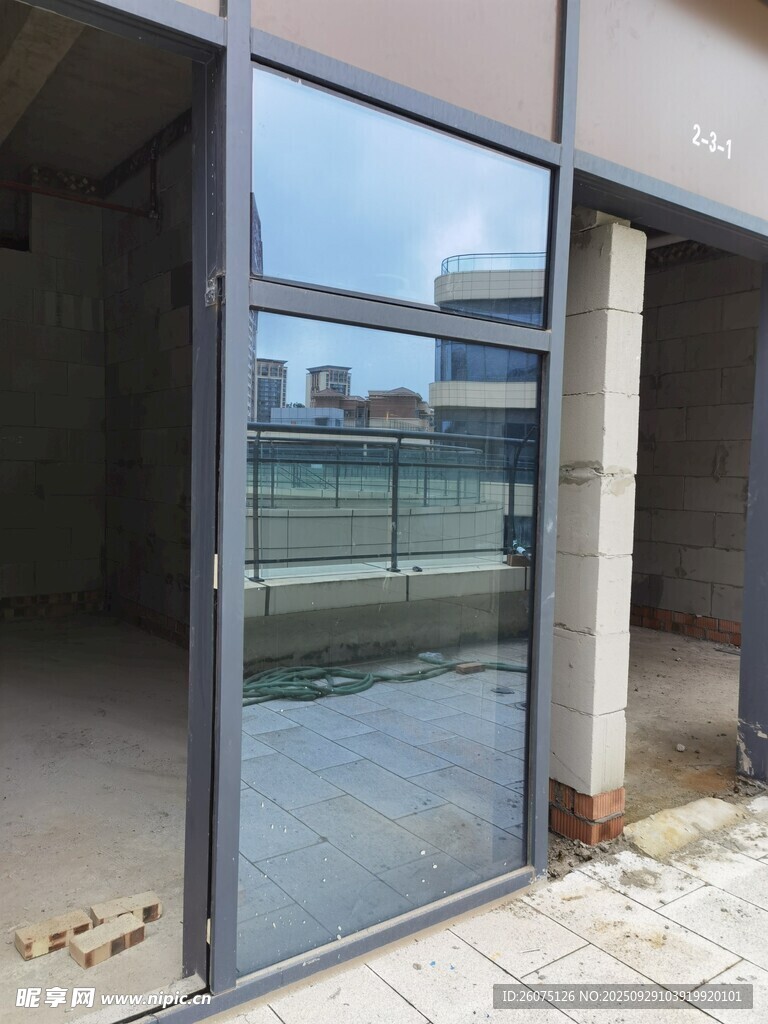 现代简约玻璃推拉门展示