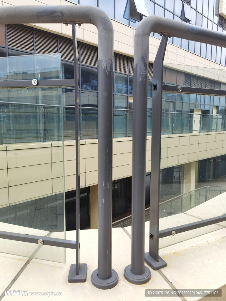 现代建筑户外金属栏杆