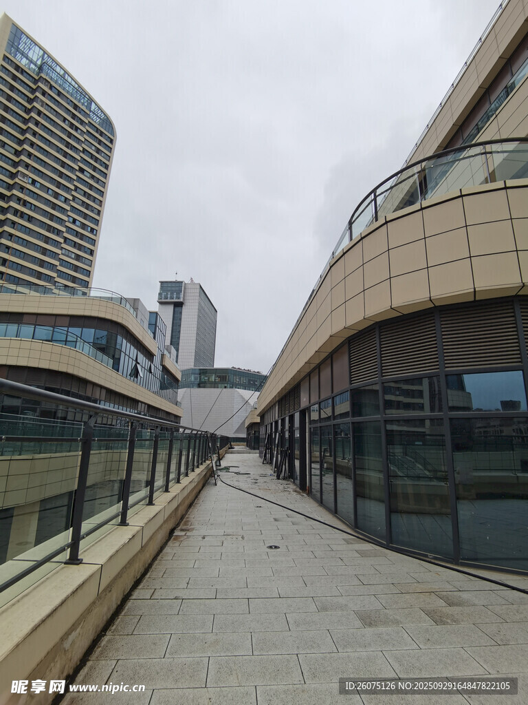 现代城市商业建筑户外长廊