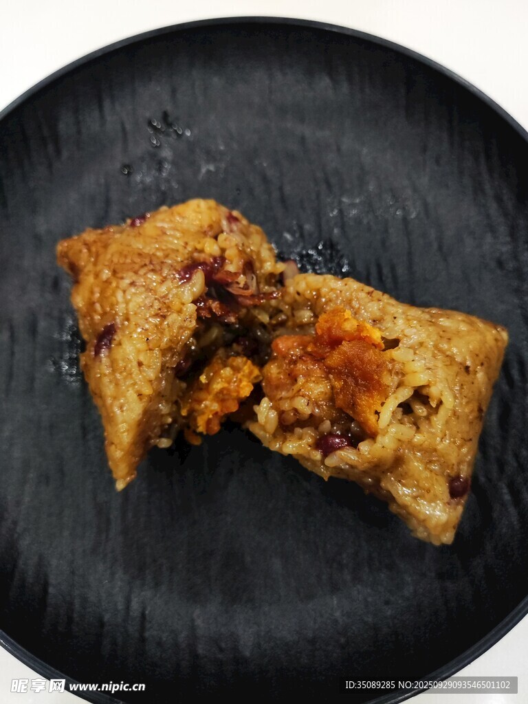 美味点心一口诱人滋味