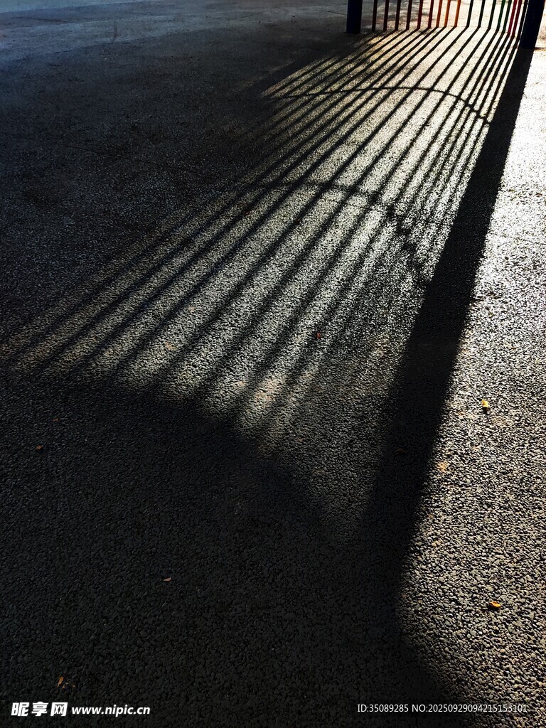 阳光下的地面阴影纹理