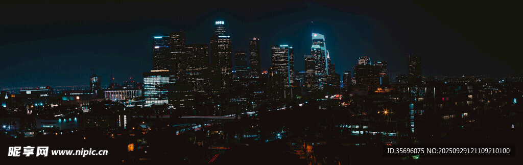 城市夜景璀璨灯火辉煌