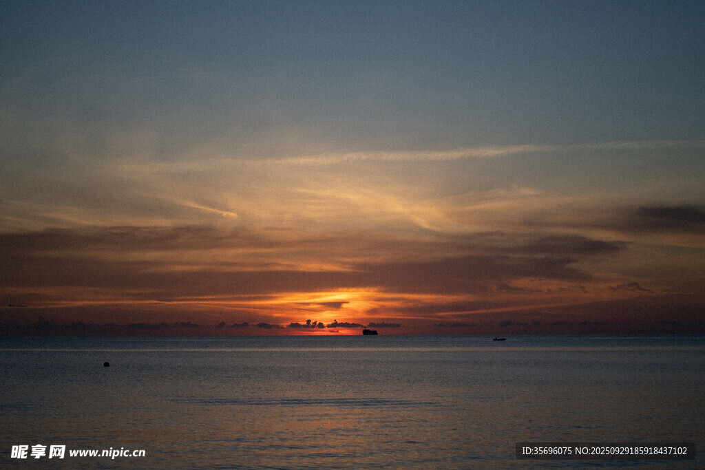 海上日落美景