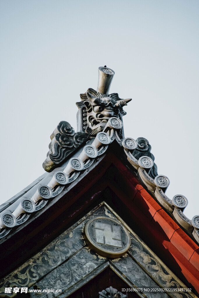 中式古建筑屋顶精美装饰