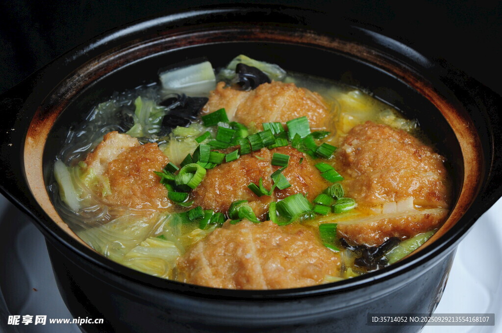 砂锅鲜肉丸子汤