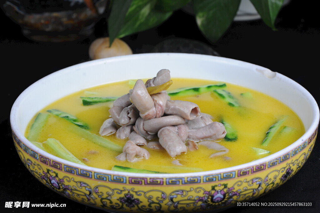 金汤猪肚美食诱人