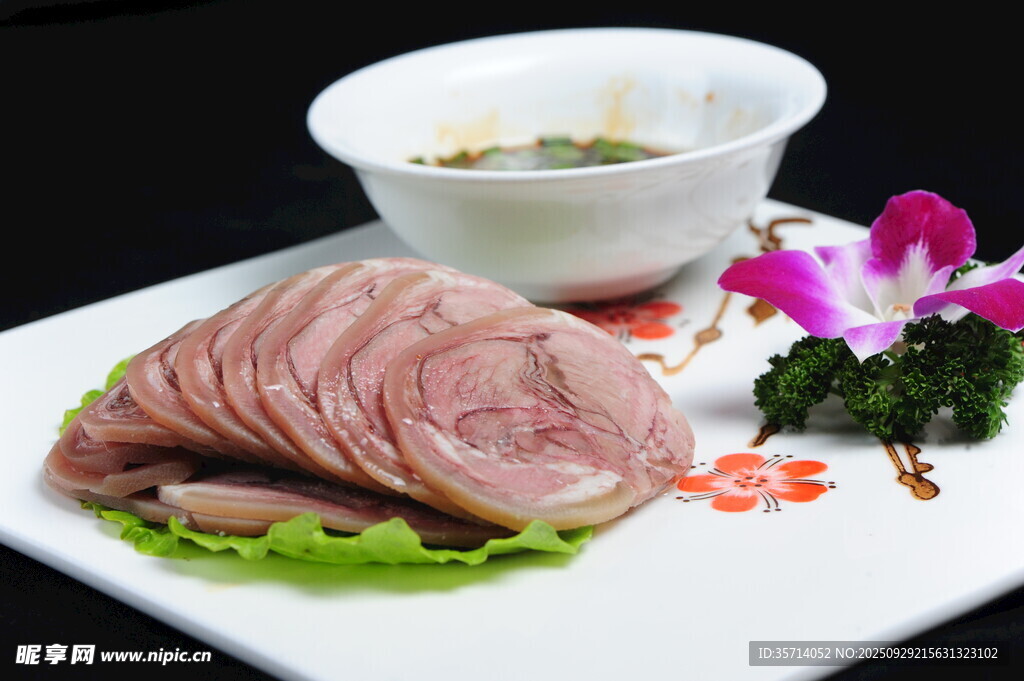 美味酱牛肉摆盘精致