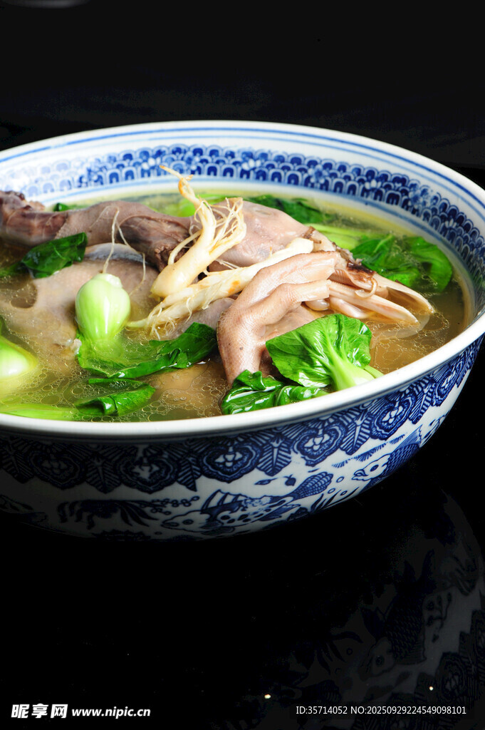 鲜香牛杂汤面
