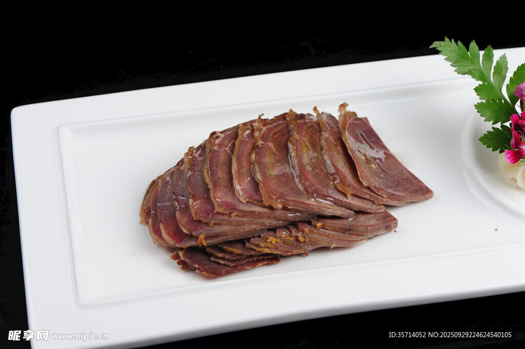 酱牛肉摆盘精致美味