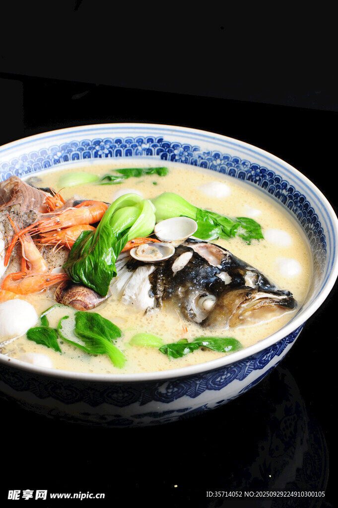 鲜香鱼头虾煲美食图