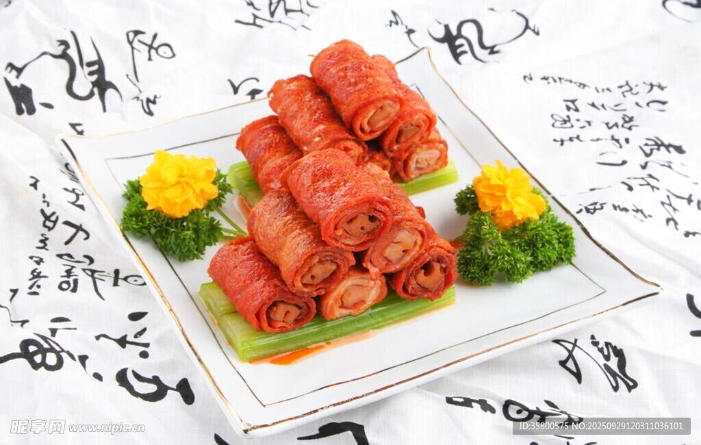 美味红烧肉卷摆盘精致