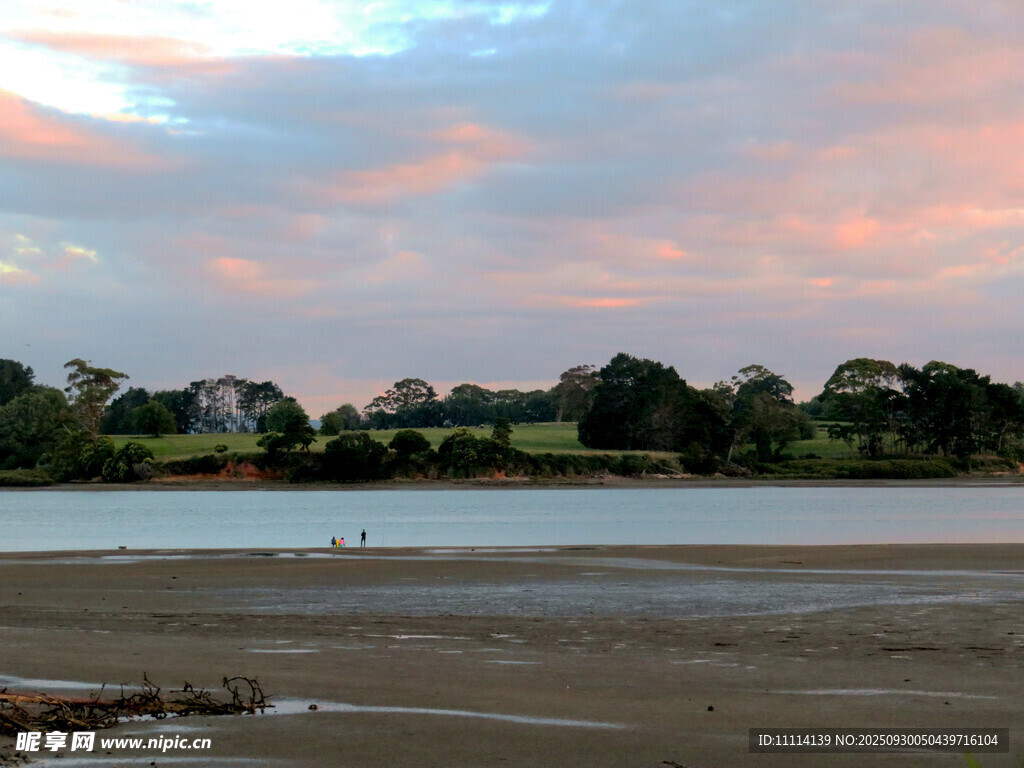 海滨黄昏美景