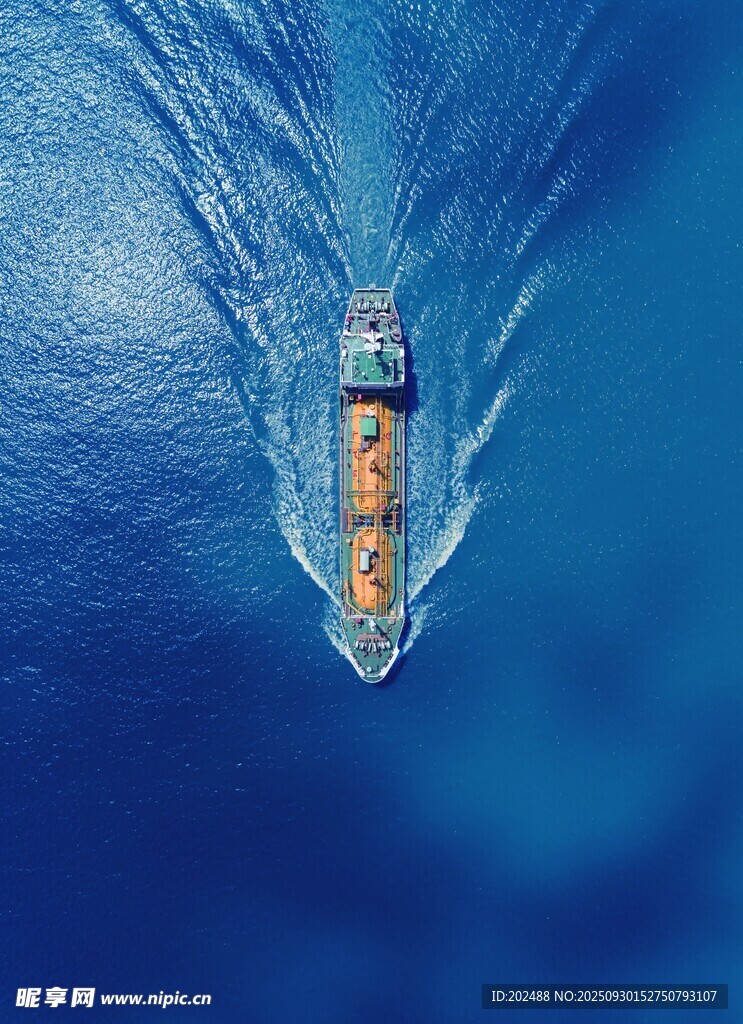 海陆空运输海上行驶