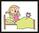 女孩清晨被闹钟叫醒