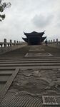 中式古建前的精美雕刻地面