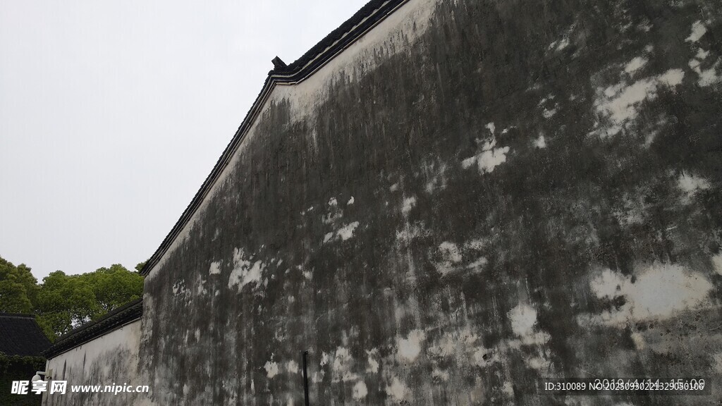 古老斑驳的中式传统墙面