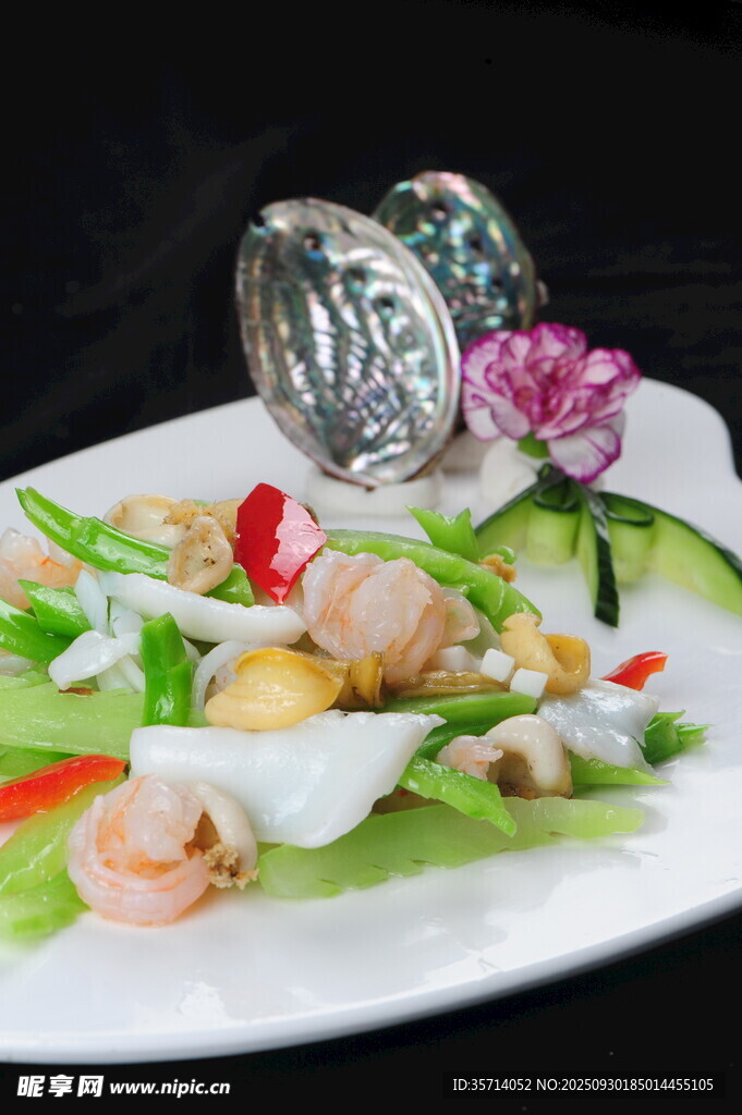 虾仁时蔬摆盘美食