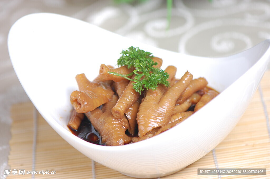 美味卤鸭掌