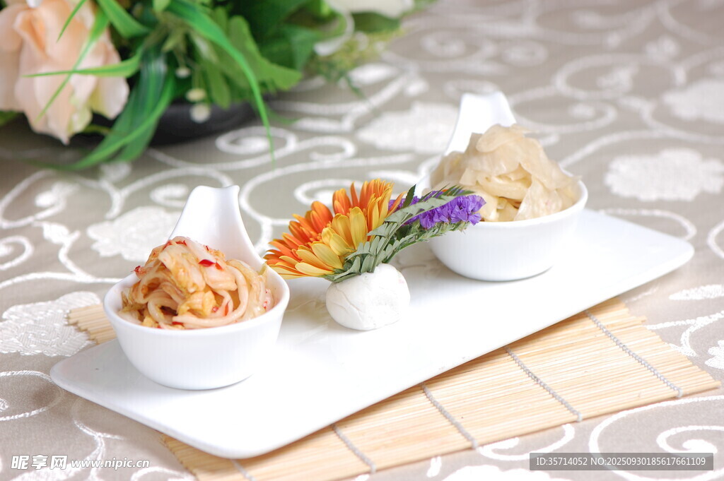 精致小碗装特色美味小吃