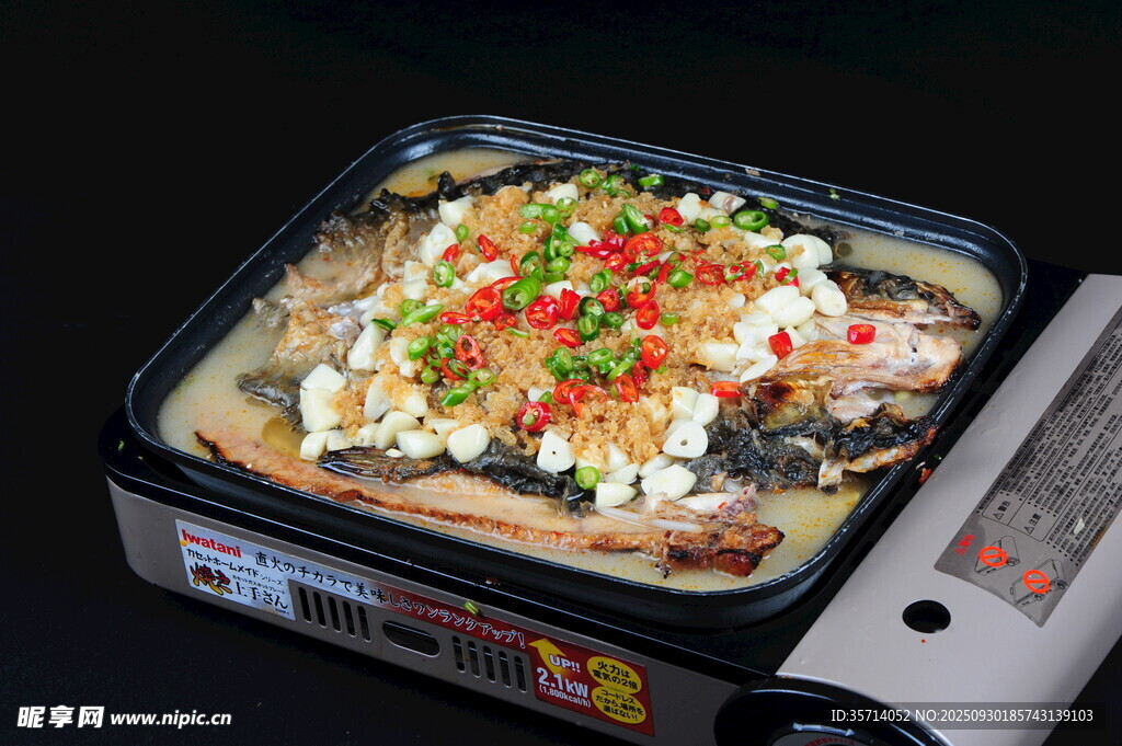 美味丰富的电烤锅中菜肴