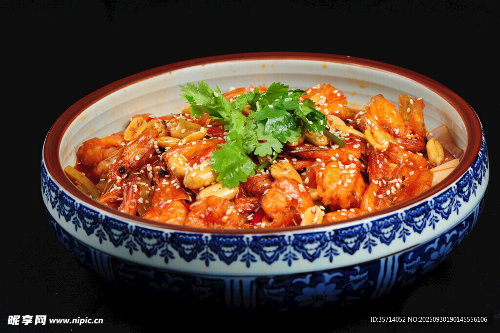 美味肉酱拌饭鲜香诱人