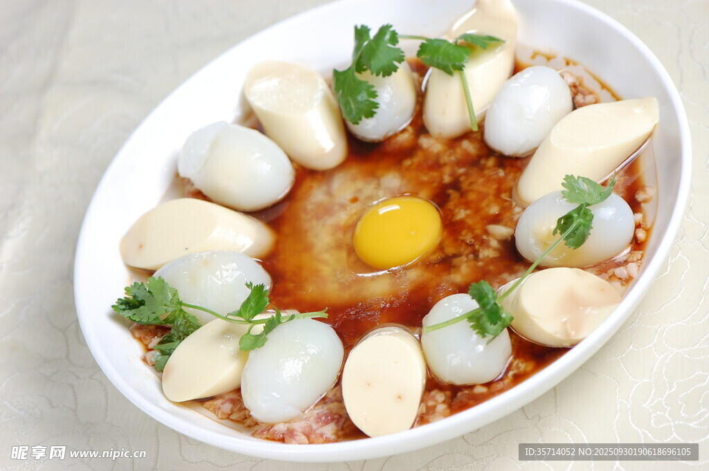 鸡蛋蒸肉丸美食特写