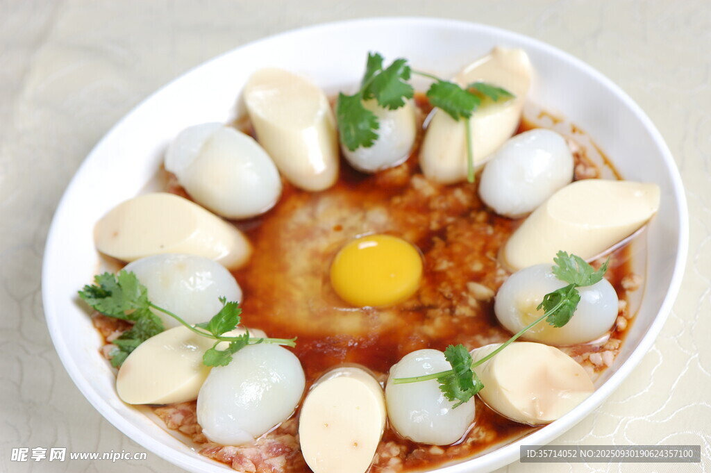 鹌鹑蛋蒸肉饼