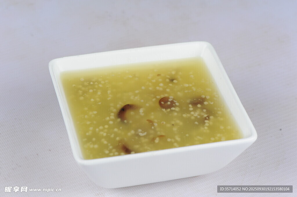 美味坚果绿豆汤