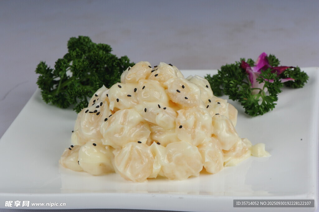 芝麻虾仁摆盘精致