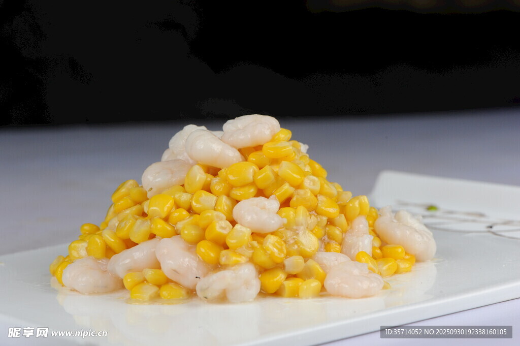 虾仁玉米粒摆盘特写