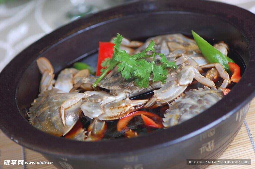 香辣蟹煲美味诱人
