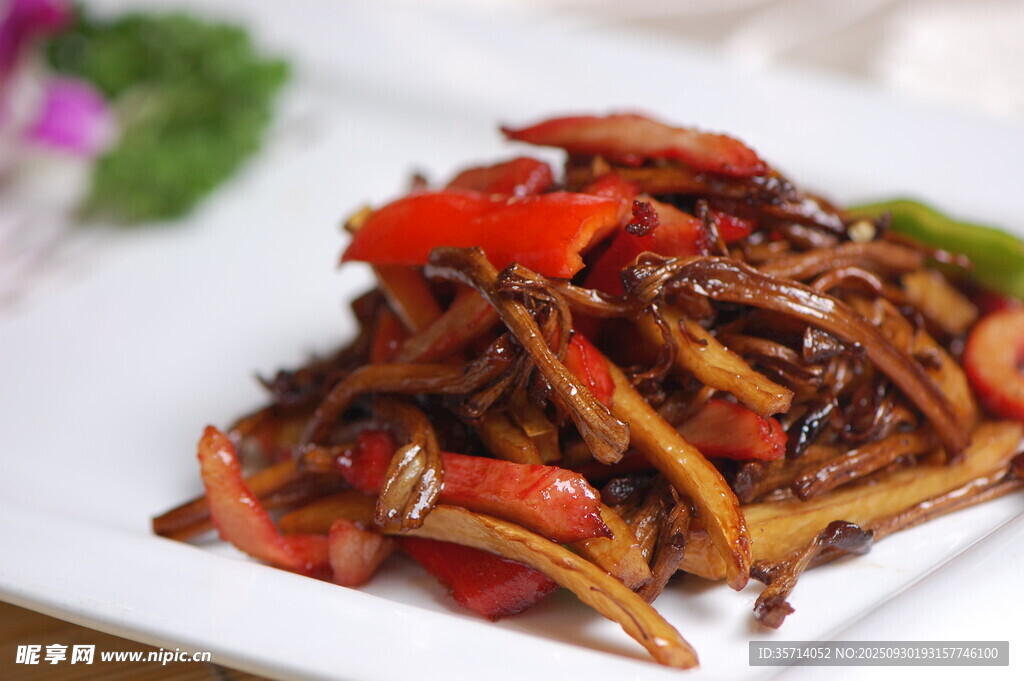 香辣茶树菇炒肉丝