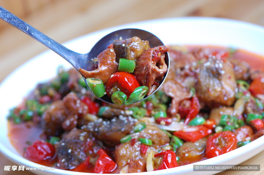 美味香辣炒鸡杂