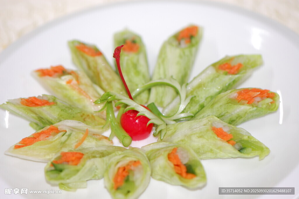 黄瓜雕花摆盘艺术