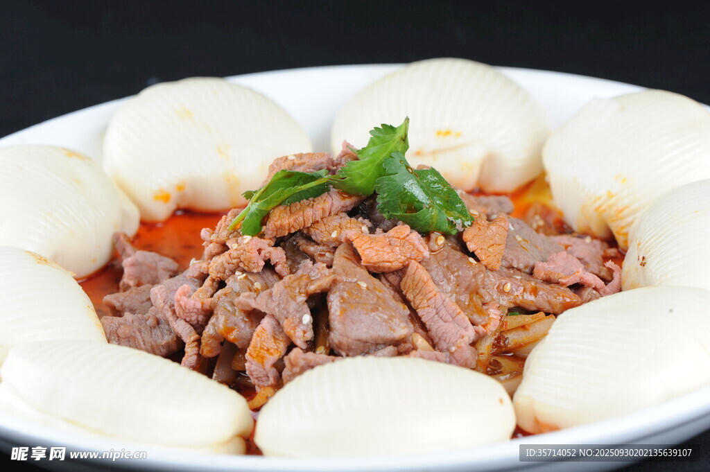包子配肉菜