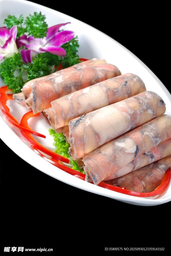 美味蔬菜肉卷摆盘精致